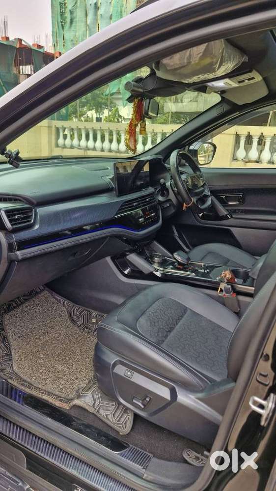 Tata Safari Accomplished X Plus 7 Str Dark Edition At, 2025, Diesel