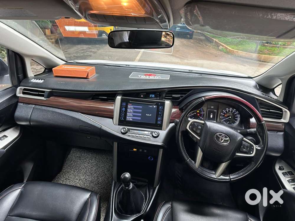 Toyota Innova Crysta 2.4 V, 2016, Diesel