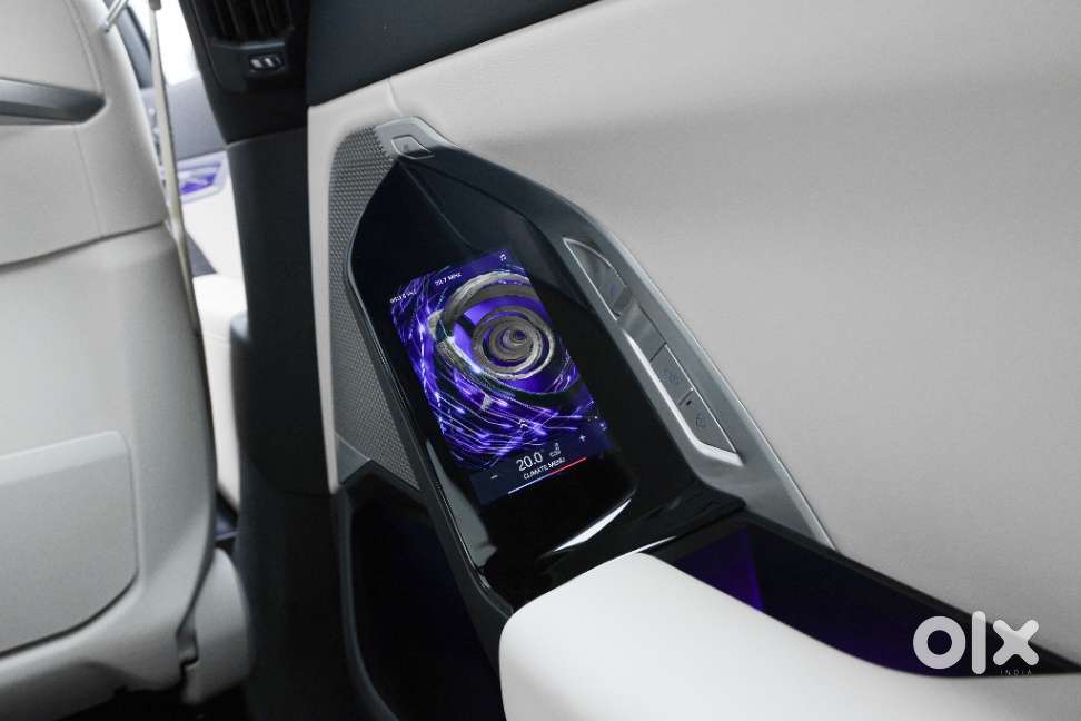 Bmw I7 Xdrive60, 2023, Electric