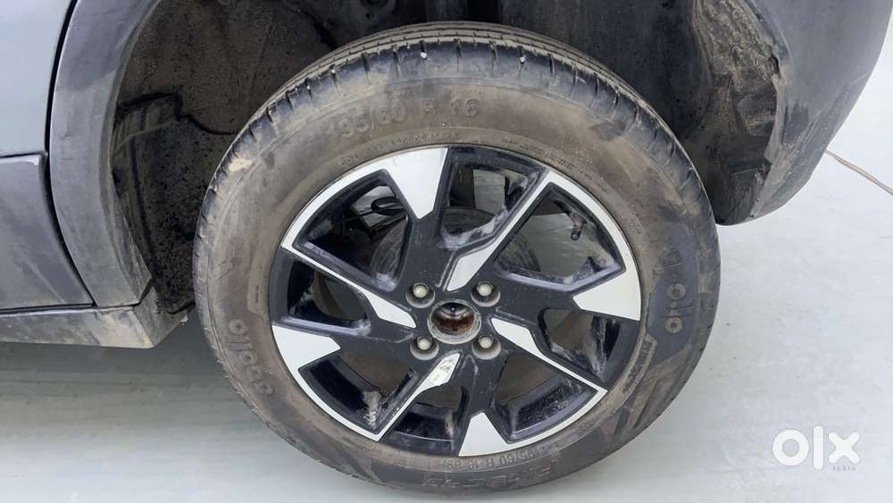 Tata Punch 1.2 Revotron Creative Amt Dual Tone, 2023, Petrol
