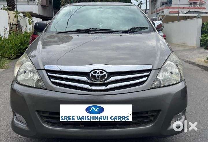 Toyota Innova 2.5 V Diesel 8-seater, 2011, Diesel