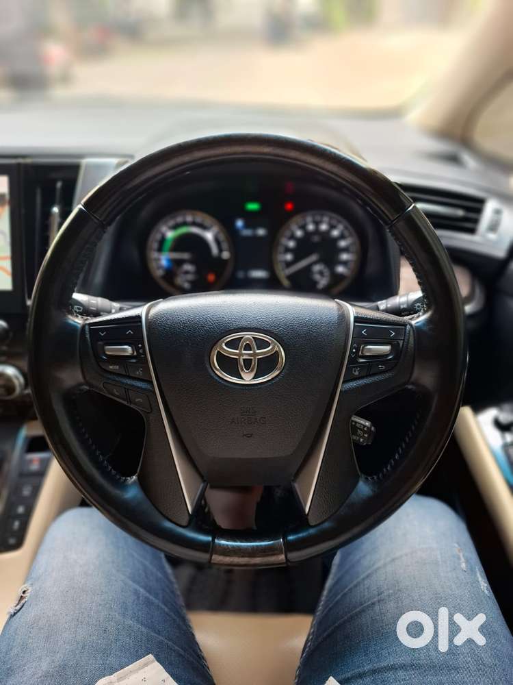 Toyota Vellfire 2.5 Executive Lounge, 2021, Petrol