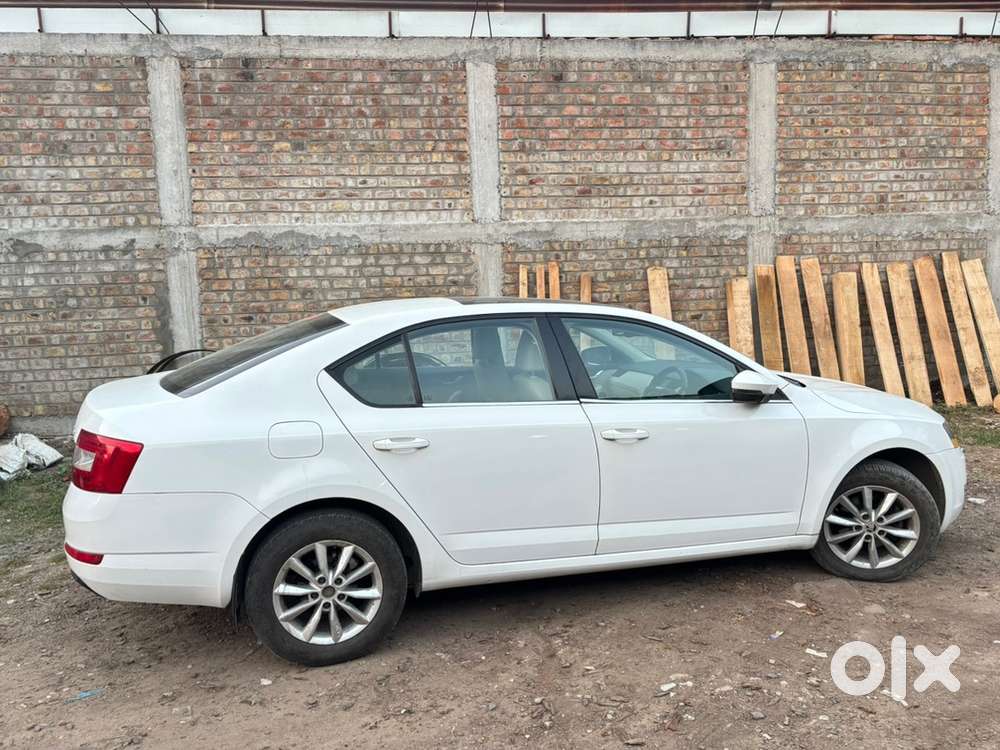 Skoda Octavia 2015 Diesel 76000 Km Driven