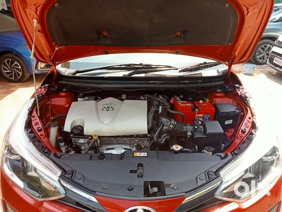 Toyota Yaris V Cvt, 2018, Petrol