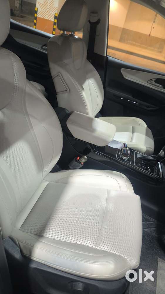 Mahindra Xuv700 2.2 Ax 7 Diesel At Luxury Pack Str Awd, 2024, Diesel