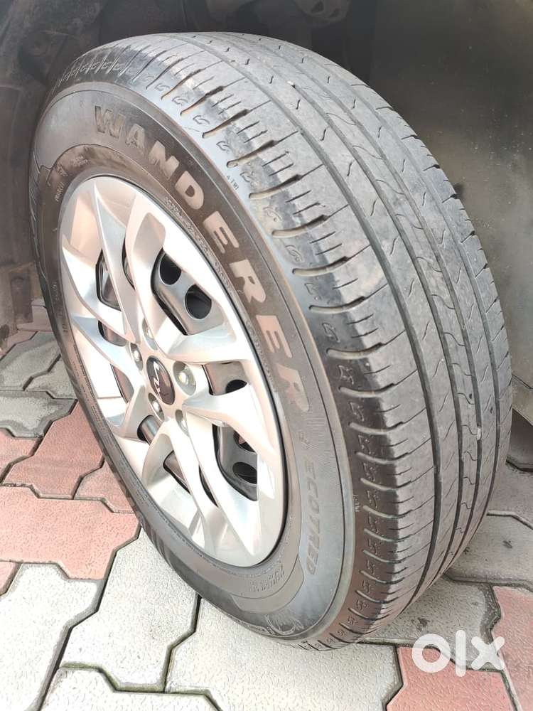 Kia Carens, 2022, Petrol