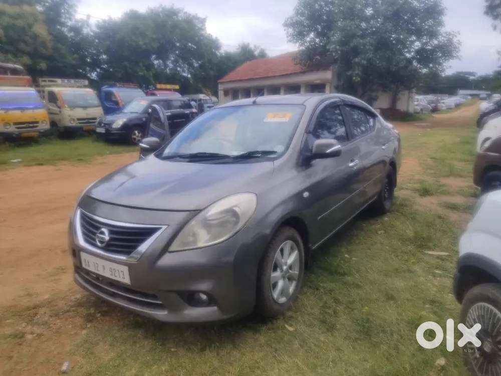 Nissan Sunny 2012