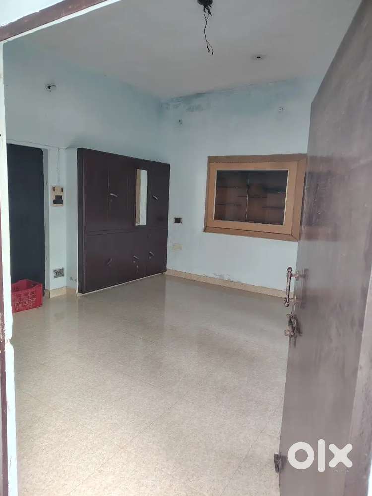 1 room for rent
