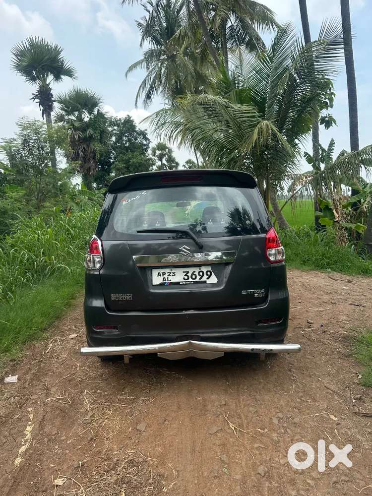 Maruti Suzuki Ertiga Zdi 2013
