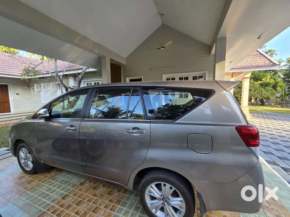 Toyota Innova Crysta 2016 Diesel Well Maintained