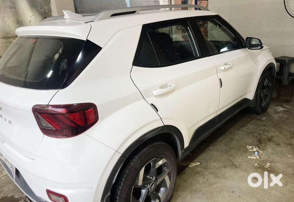 Hyundai Venue 2021 Diesel 90000 Km Driven