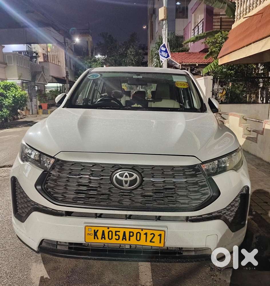 2024 Innova Hycross Petrol Automatic