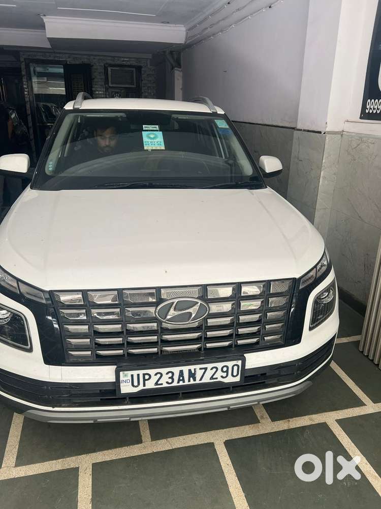 Hyundai Venue Petrol 2024