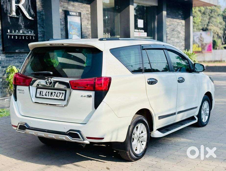 Toyota Innova Crysta 2.4 V 7 Str, 2017, Diesel