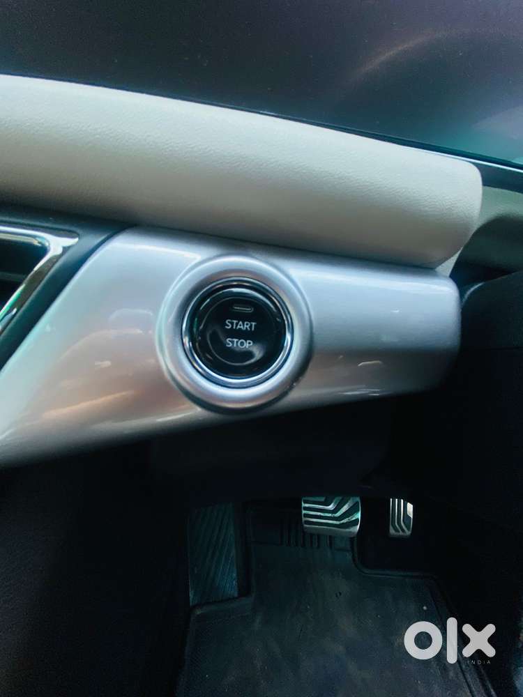 Mahindra Xuv700 2.0 Ax 7 Petrol At Luxury Pack Str, 2024, Petrol