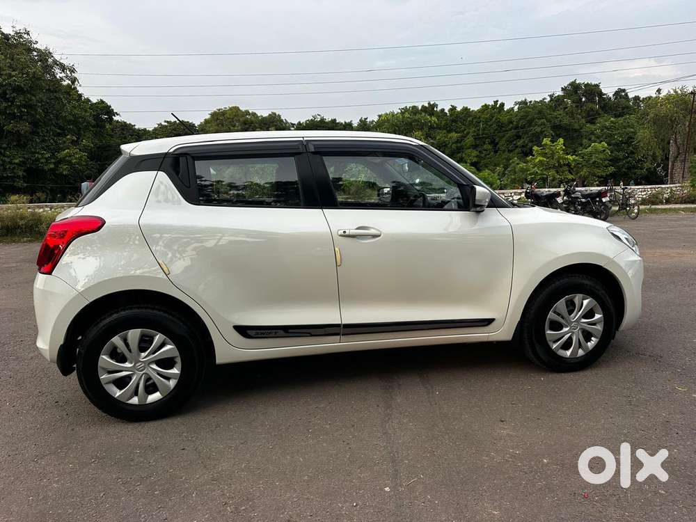 Maruti Suzuki Swift Vxi + Manual, 2024, Petrol