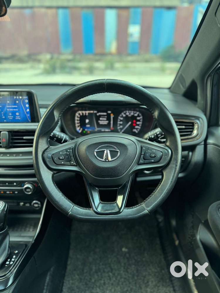 Tata Altroz Xz Plus (s), 2023, Petrol