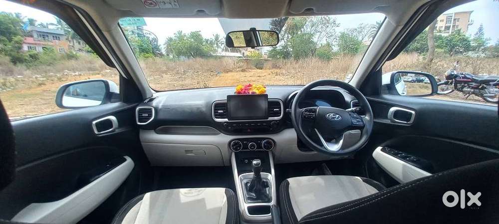 Hyundai Venue S Diesel, 2023, Petrol