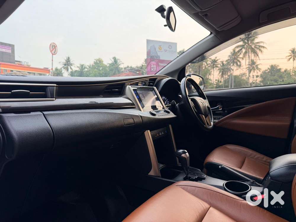Toyota Innova Crysta 2.8z Automatic, 2017, Diesel