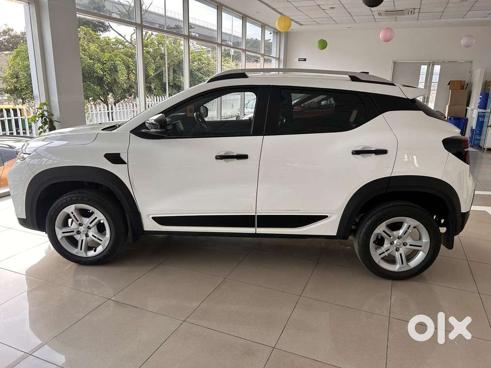 Renault Kiger RXT AMT, 2023, Petrol