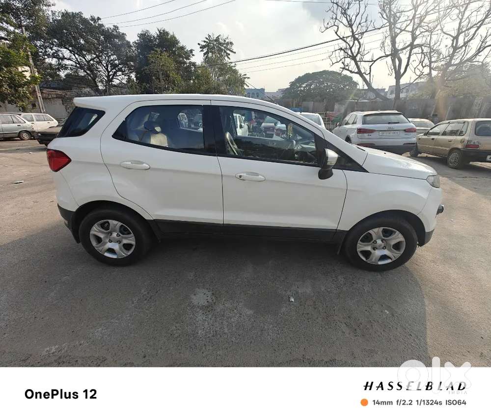 Ford Ecosport , Diamond White ,71000 Km Driven