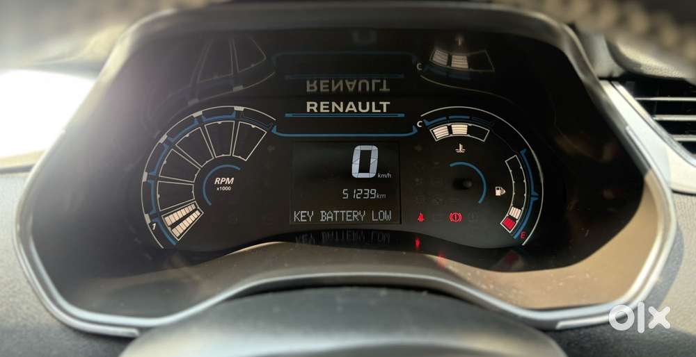 Renault Triber Rxz, 2022, Petrol