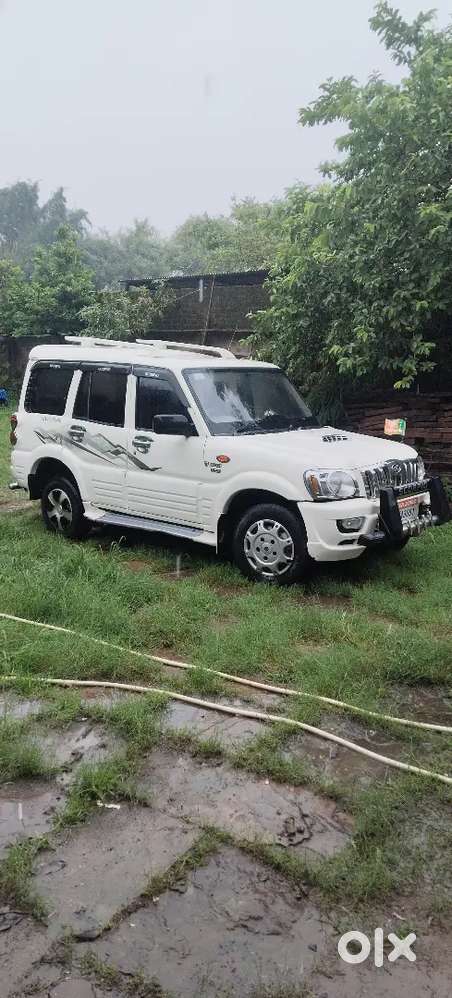 Mahindra Scorpio Classic 2010 Diesel 100000 Km Driven