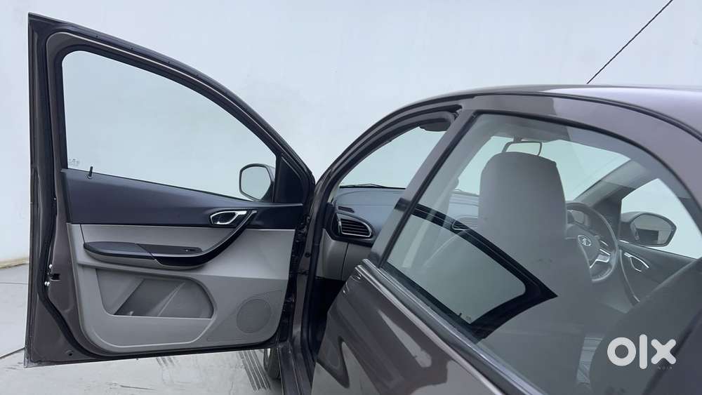 Tata Tiago Xza, 2017, Petrol