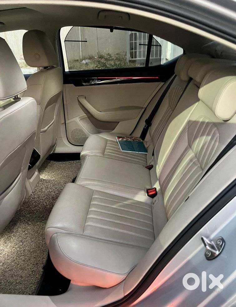 Skoda Superb 2.0 L&k Tsi At, 2023, Petrol