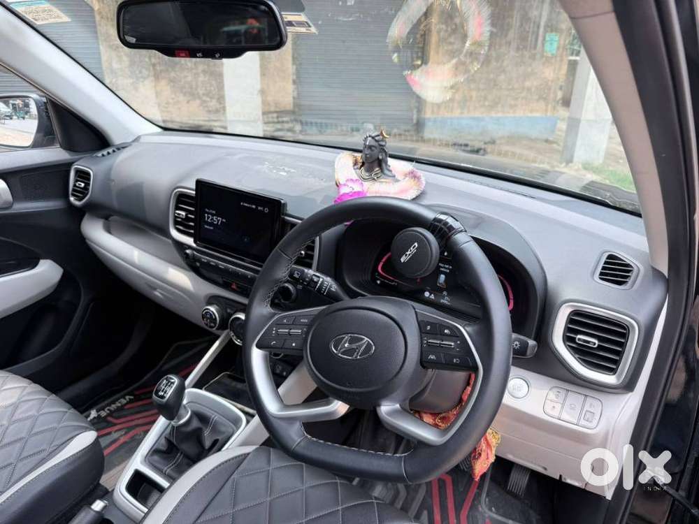 Hyundai Venue Sx (o) Mt 1.5 Diesel, 2024, Diesel