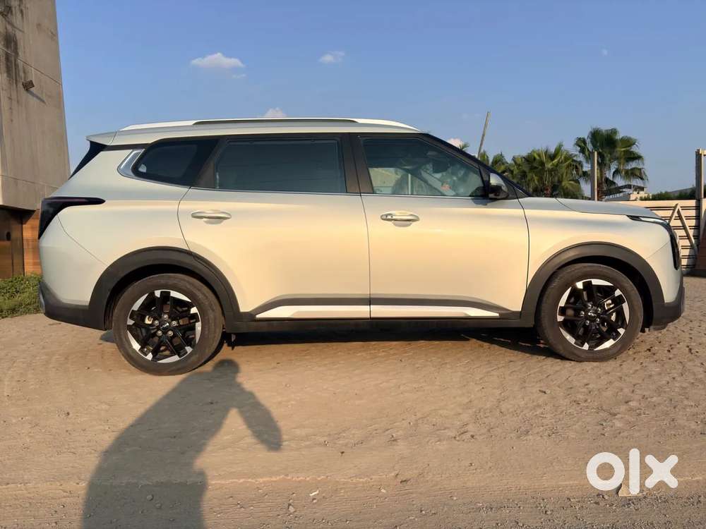 Kia Carens Clavis, 2025, Petrol