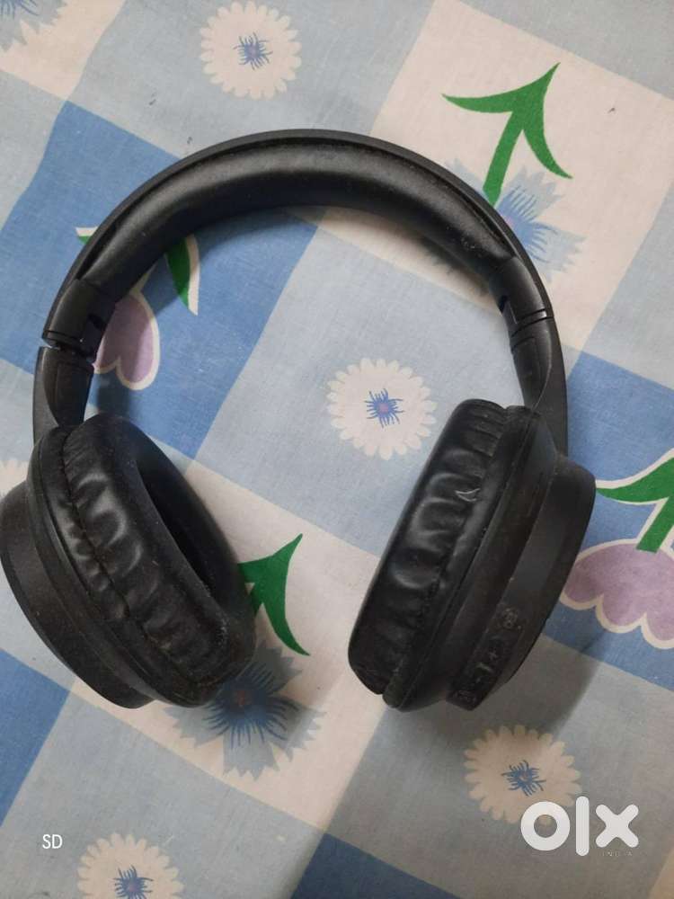 2 months old ptronics headphone