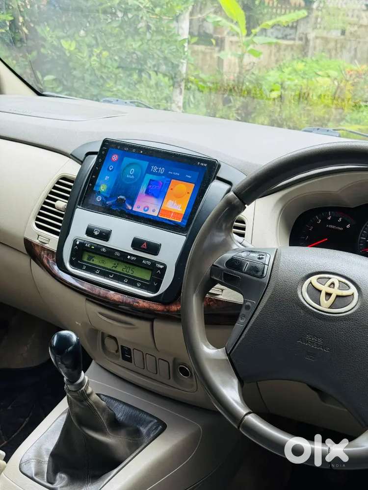 Toyota Innova 2013 V  Diesel 270000 Km Driven Original Kerala