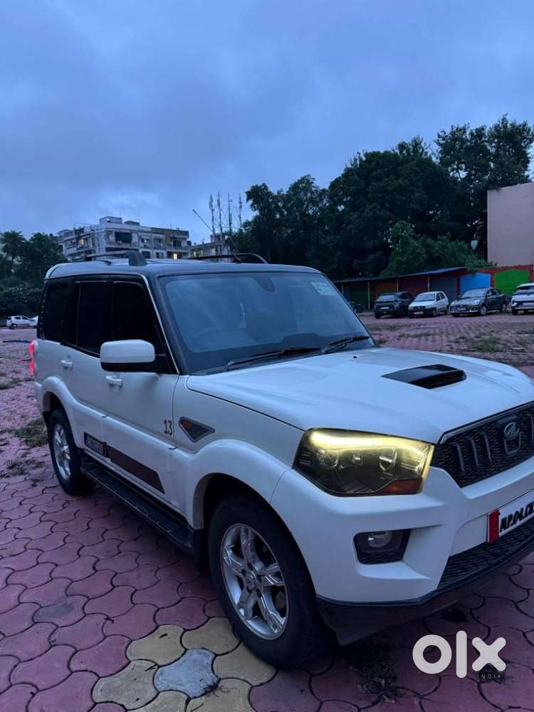 Mahindra Scorpio S10, 2015, Diesel