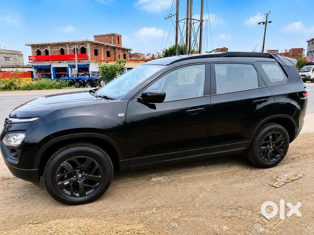 Single Handed Tata Safari Dark Mode Black Colour