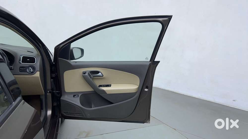 Volkswagen Vento Petrol Highline, 2016, Petrol