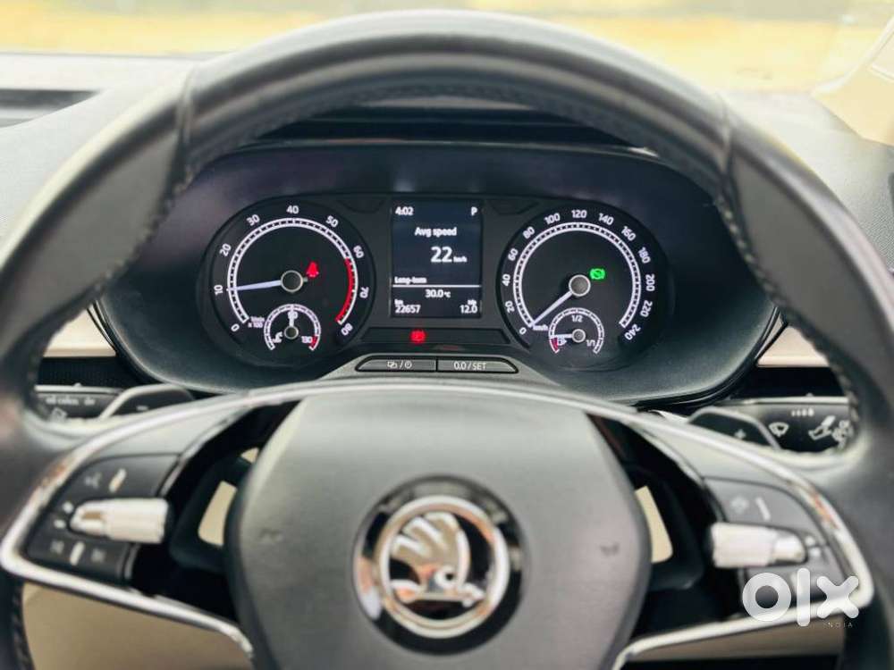 Skoda Slavia 1.0 Ambition Tsi At, 2022, Petrol