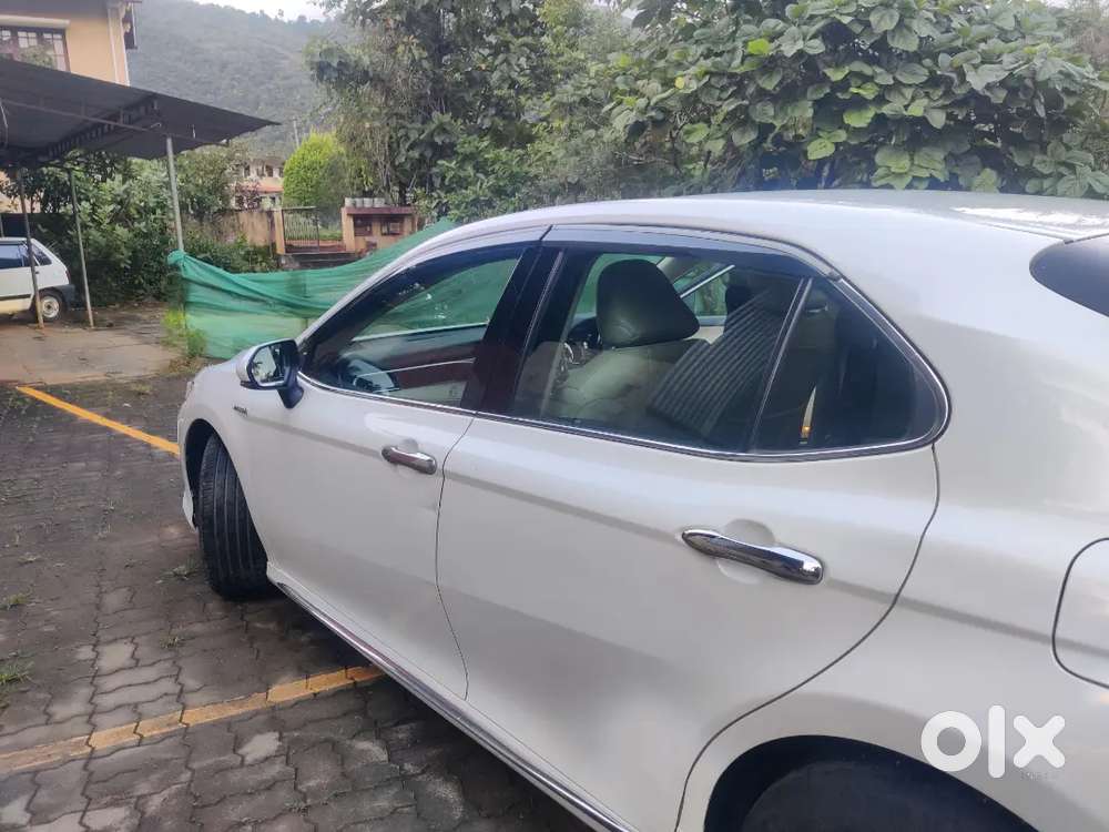 Toyota Camry Hybrid 2022