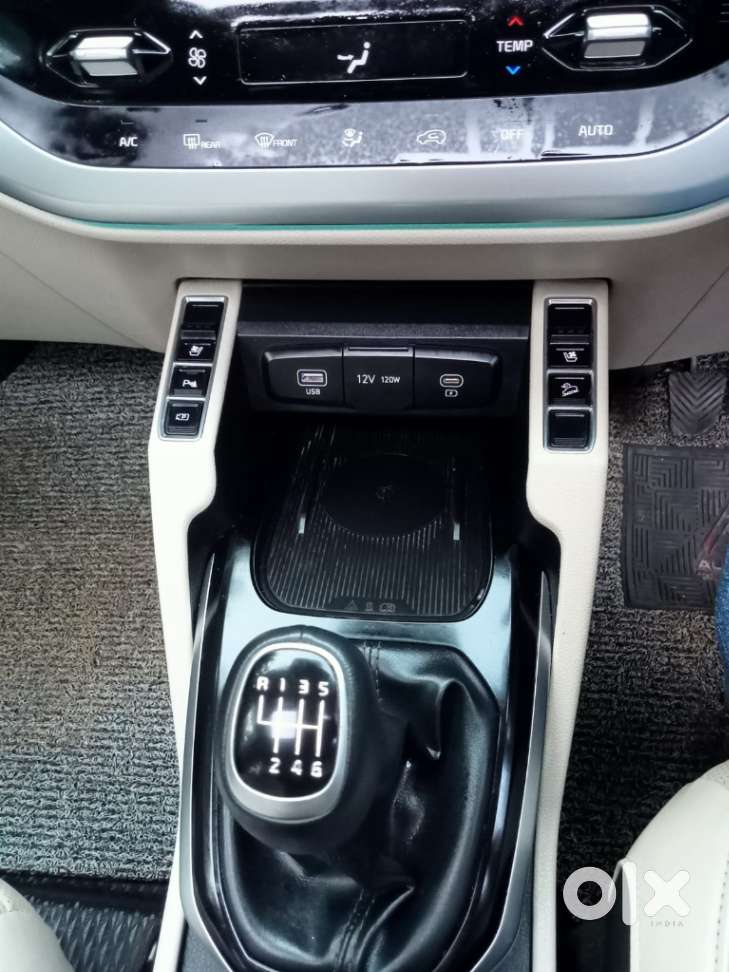 Kia Carens 1.5 Luxury Plus Diesel 6 Str, 2022, Diesel