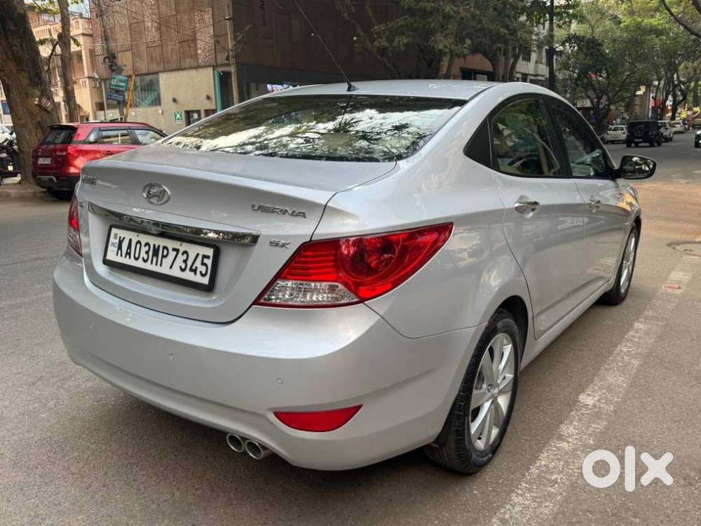 Hyundai Verna Fluidic 1.6 Vtvt Sx Opt, 2011, Petrol