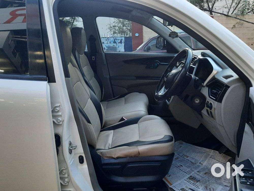 Mahindra Kuv 100 Mfalcon G80 K8 Dual Tone, 2018, Petrol