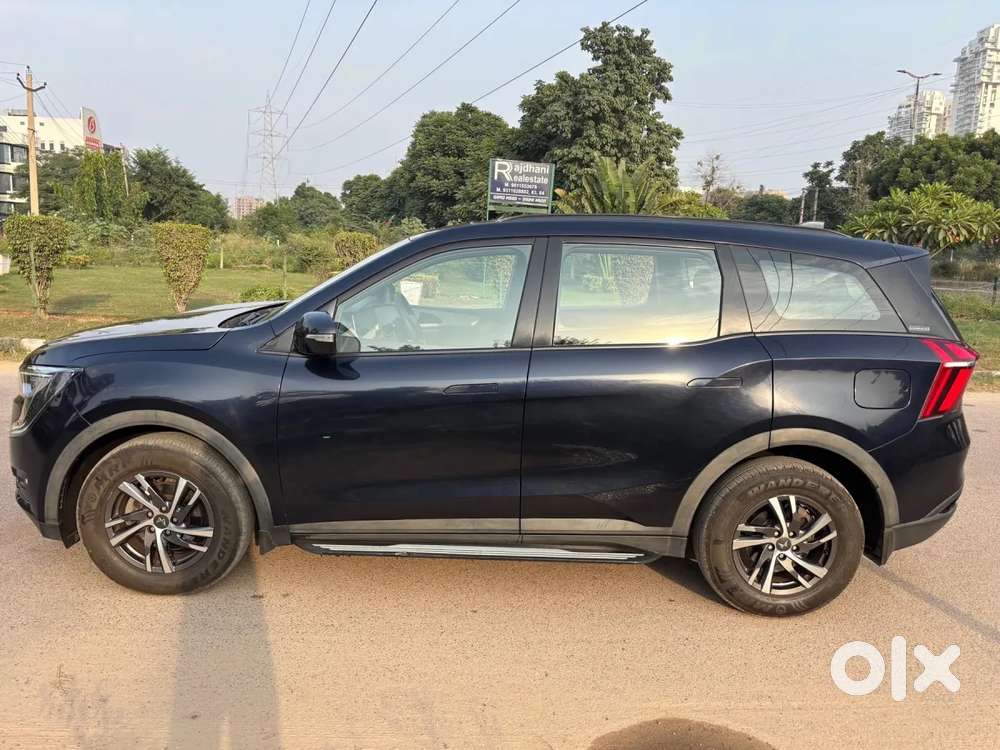 Mahindra Xuv700 2.0 Ax 5 Petrol At Str, 2023, Petrol