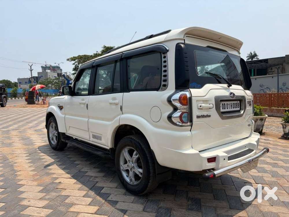 Mahindra Scorpio S10, 2015, Diesel