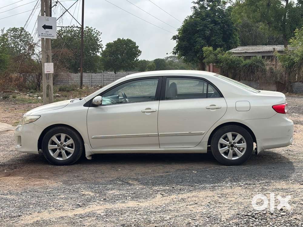 Toyota Corolla Altis 2012