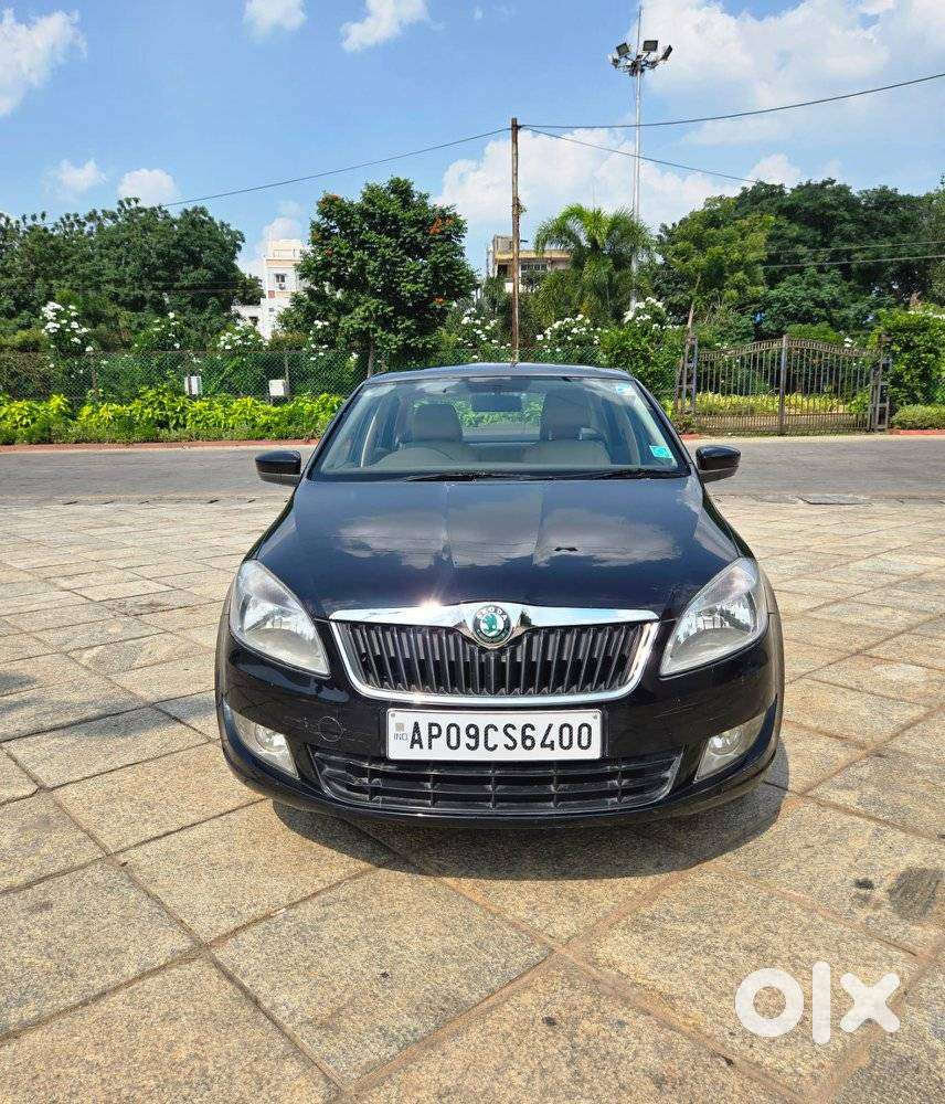 Skoda Rapid 1.6 Mpi At Elegance Black Package, 2013, Petrol