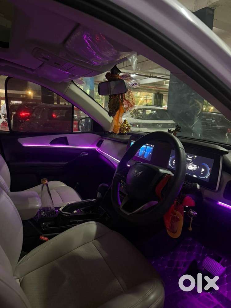 Mahindra Xuv700 2022 Diesel Well Maintained