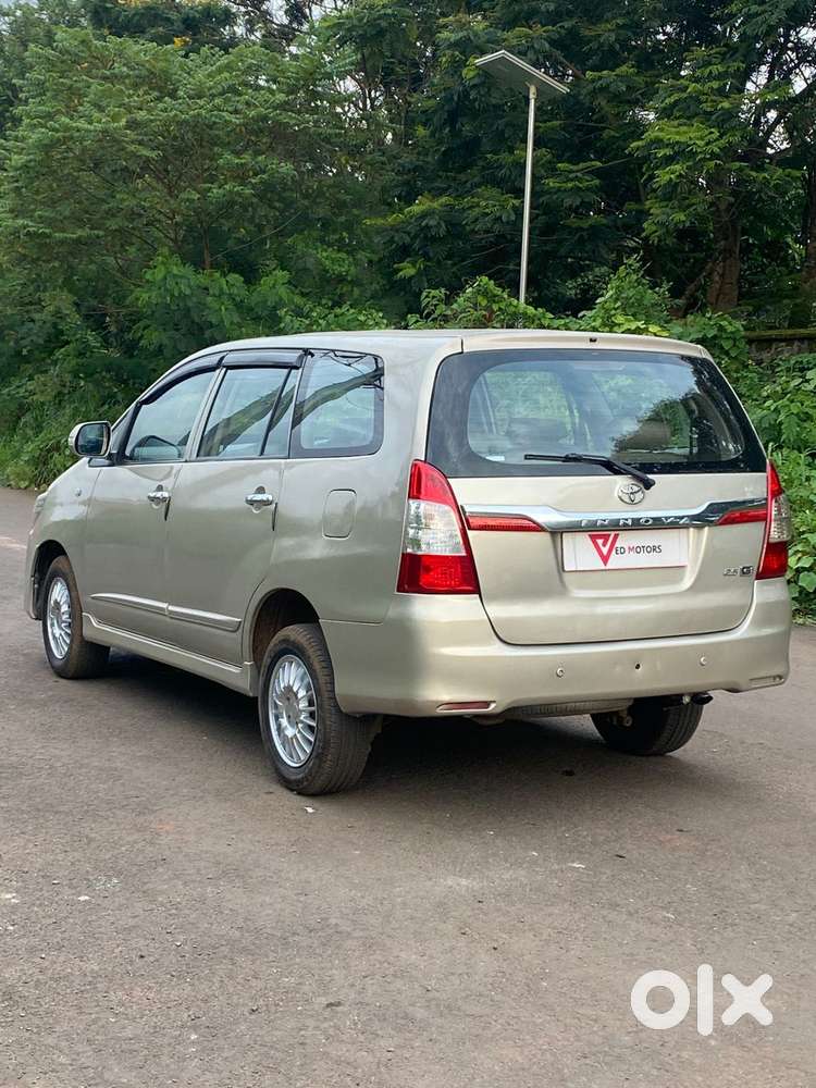 Toyota Innova 2.5 G (diesel) 8 Seater Bs Iv, 2014, Diesel