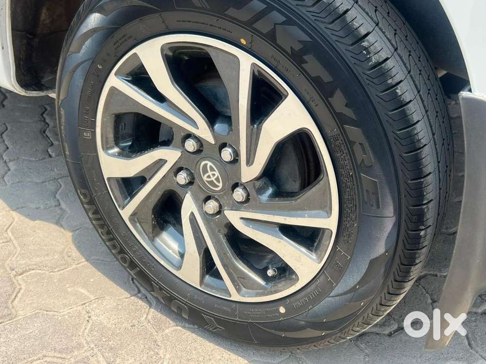 Toyota Innova Crysta 2023 Diesel 27000 Km Driven