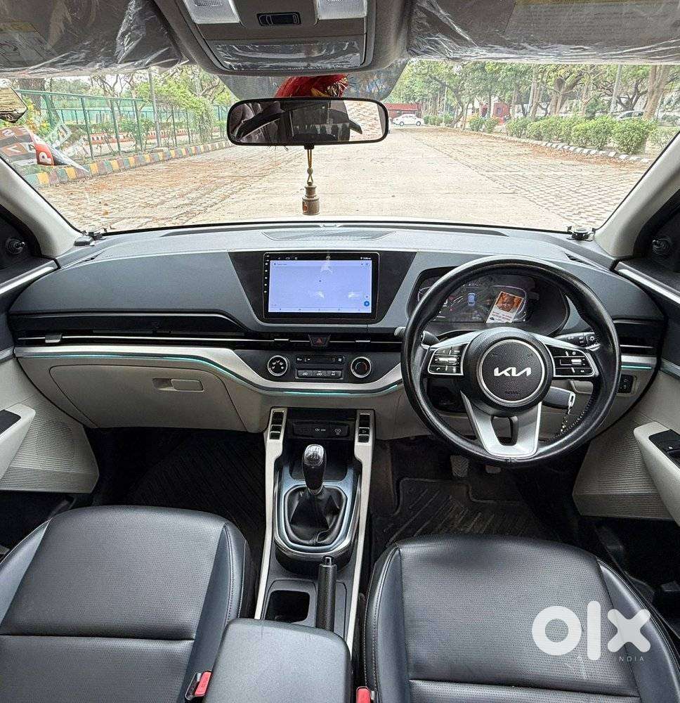 Kia Carens 1.4 Luxury 7 Str, 2022, Petrol