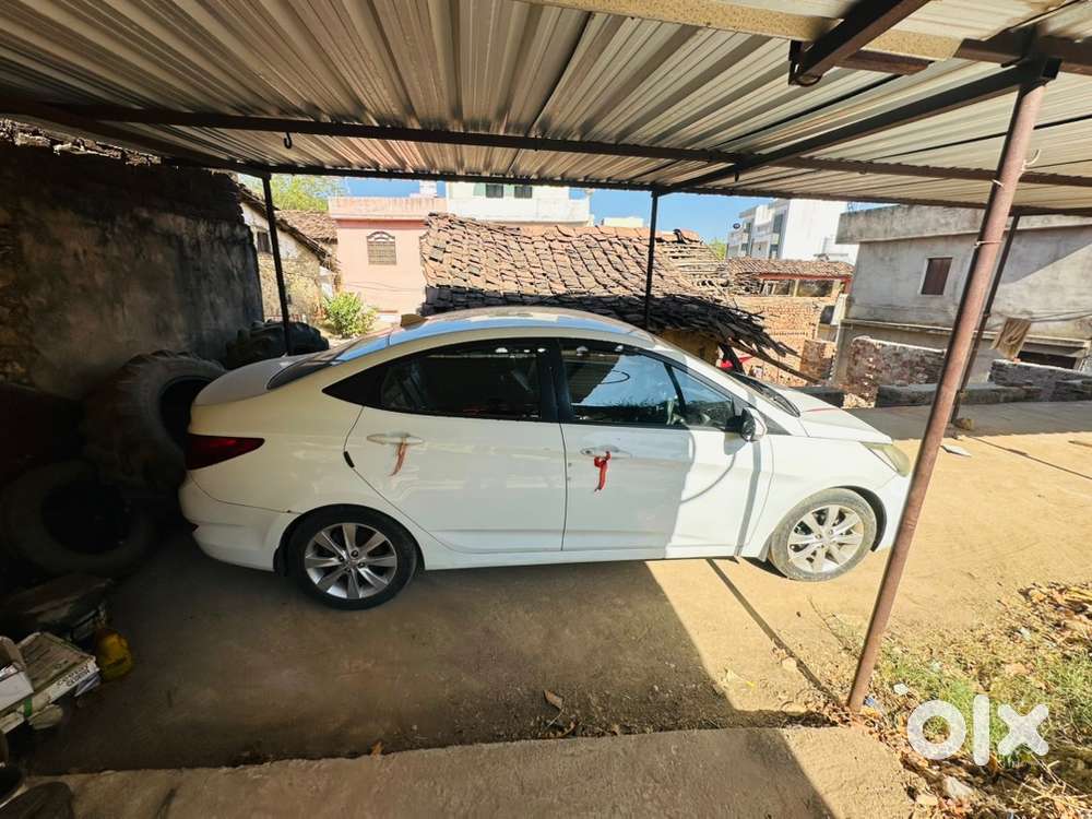 Hyundai Fluidic Verna 2011